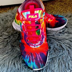 FILA women’s sneakers SZ 7.5 memory foam